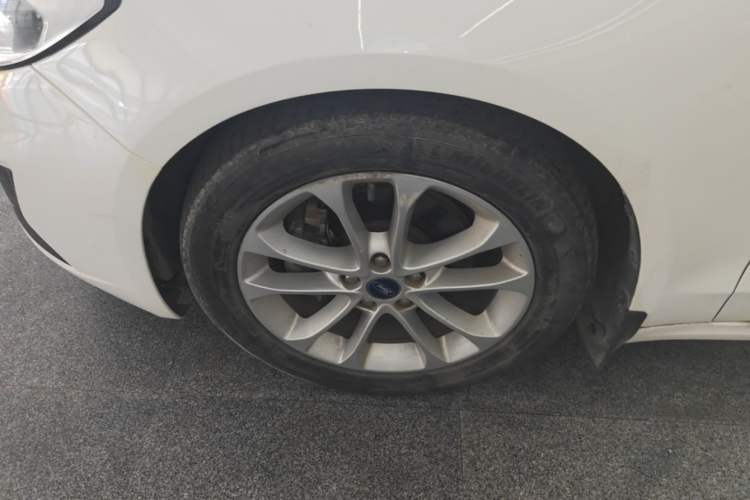 Used Ford Mondeo 2018 EcoBoost 180 Smart Control Fashion Model China V Standard Left Front Wheel Hub