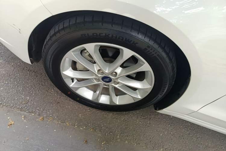 Used Ford Mondeo 2018 EcoBoost 180 Smart Control Fashion Model China V Standard Left Front Wheel Hub