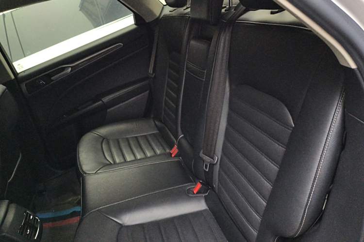 Used Ford Mondeo 2018 EcoBoost 200 Luxury Model Left Rear Seat