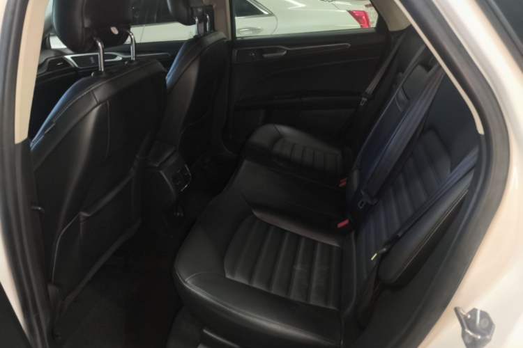 Used Ford Mondeo 2018 EcoBoost 200 Smart Control Fashion Model China V Standard Left Rear Seat