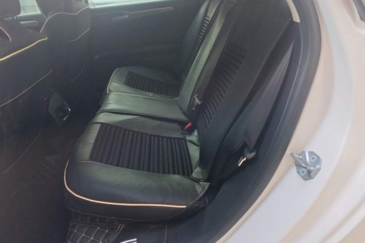 Used Ford Mondeo 2018 EcoBoost 180 Smart Control Fashion Model China VI Standard Left Rear Seat