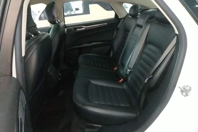 Used Ford Mondeo 2018 EcoBoost 180 Fashion Edition Left Rear Seat