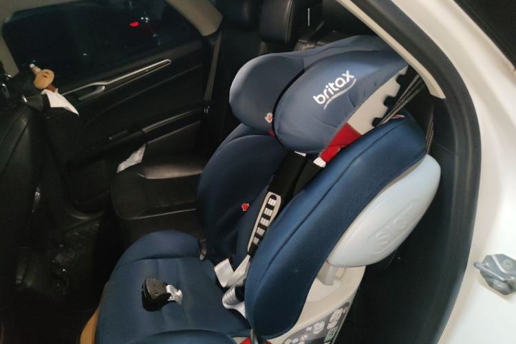 Used Ford Mondeo 2018 EcoBoost 200 Smart Control Fashion Model China V Standard Left Rear Seat