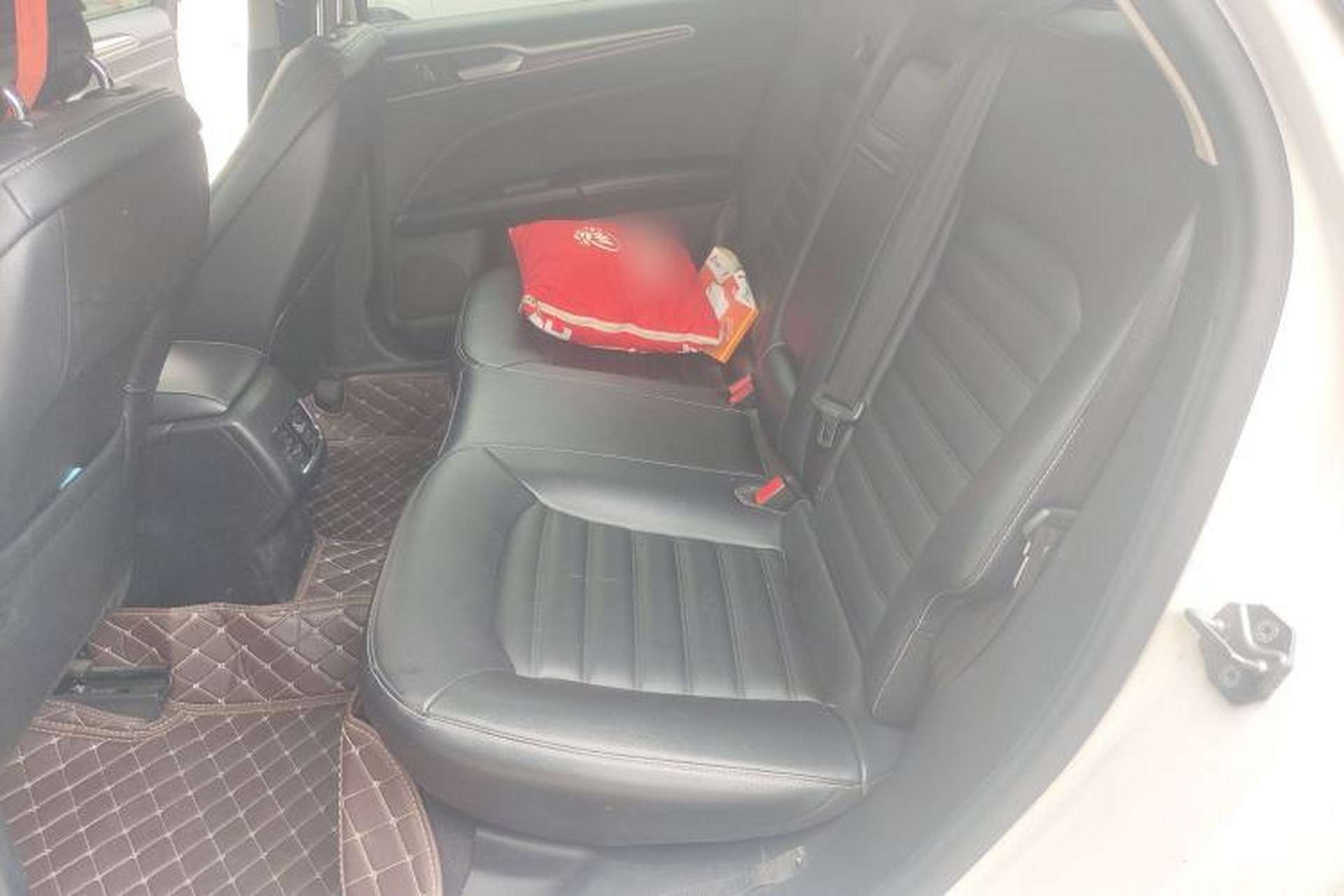 Used Ford Mondeo 2018 EcoBoost 180 Smart Control Fashion Model China V Standard Left Rear Seat