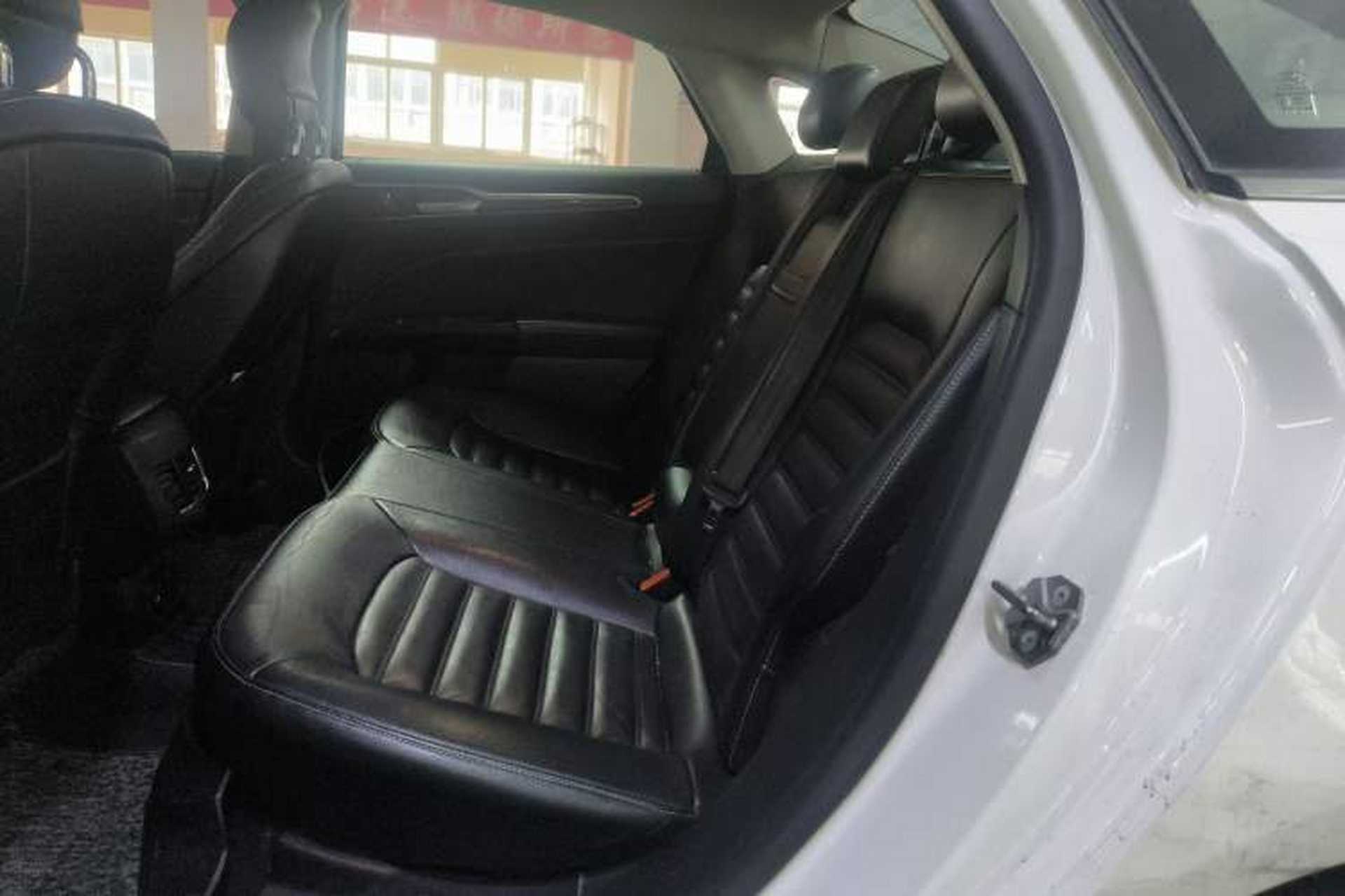Used Ford Mondeo 2018 EcoBoost 180 Fashion Edition Left Rear Seat