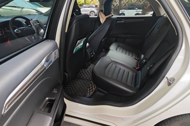 Used Ford Mondeo 2018 EcoBoost 180 Smart Control Fashion Model China V Standard Left Rear Seat