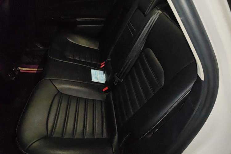 Used Ford Mondeo 2018 EcoBoost 180 Smart Control Fashion Model China V Standard Left Rear Seat