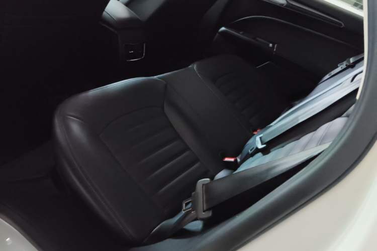 Used Ford Mondeo 2018 EcoBoost 180 Fashion Edition Left Rear Seat