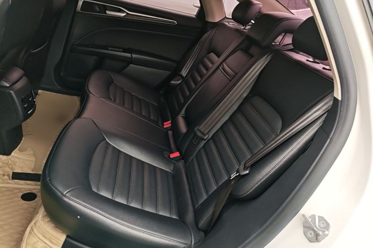 Used Ford Mondeo 2018 EcoBoost 180 Smart Control Fashion Model China VI Standard Left Rear Seat