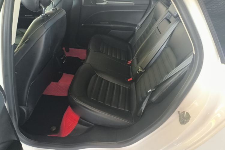 Used Ford Mondeo 2018 EcoBoost 180 Smart Control Fashion Model China V Standard Left Rear Seat