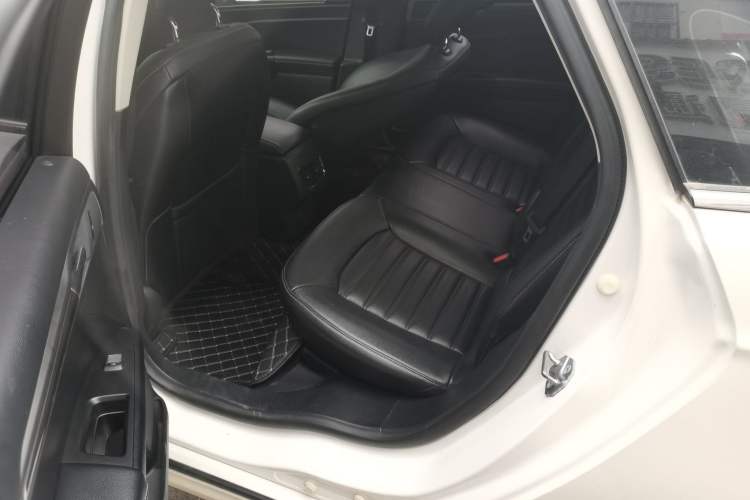 Used Ford Mondeo 2018 EcoBoost 180 Smart Control Fashion Model China V Standard Left Rear Seat