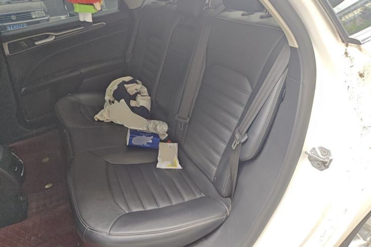 Used Ford Mondeo 2018 EcoBoost 180 Smart Control Fashion Model China V Standard Left Rear Seat
