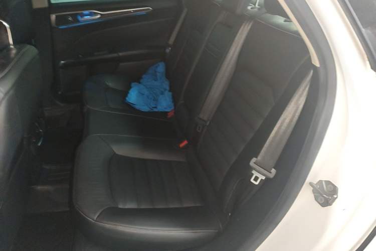 Used Ford Mondeo 2018 EcoBoost 180 Fashion Edition Left Rear Seat