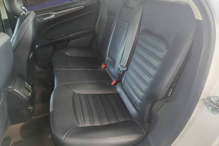 Used Ford Mondeo 2018 EcoBoost 180 Smart Control Fashion Model China VI Standard Left Rear Seat