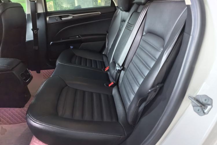 Used Ford Mondeo 2018 EcoBoost 180 Smart Control Fashion Model China V Standard Left Rear Seat