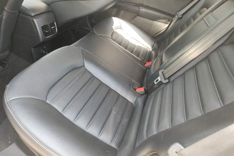 Used Ford Mondeo 2018 EcoBoost 180 Fashion Edition Left Rear Seat