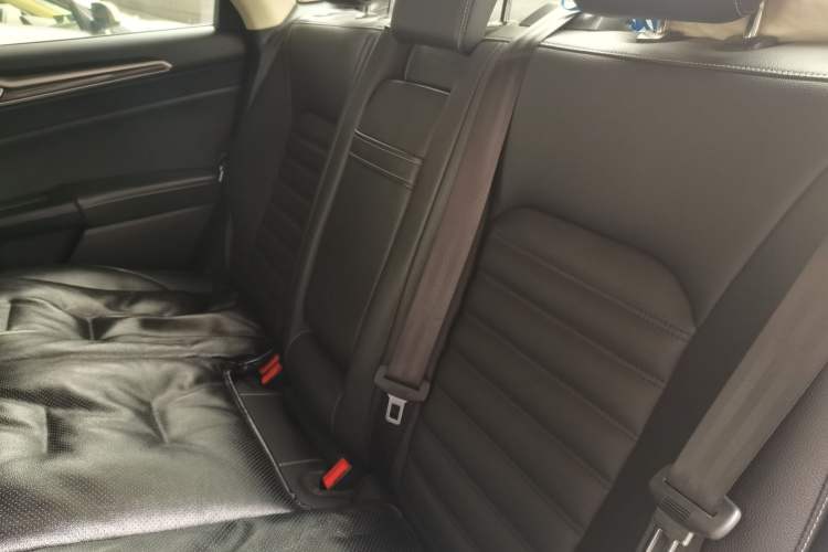 Used Ford Mondeo 2018 EcoBoost 180 Smart Control Fashion Model China VI Standard Left Rear Seat