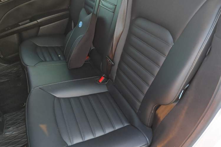 Used Ford Mondeo 2018 EcoBoost 180 SmartControl Luxury Model China V Standard Left Rear Seat