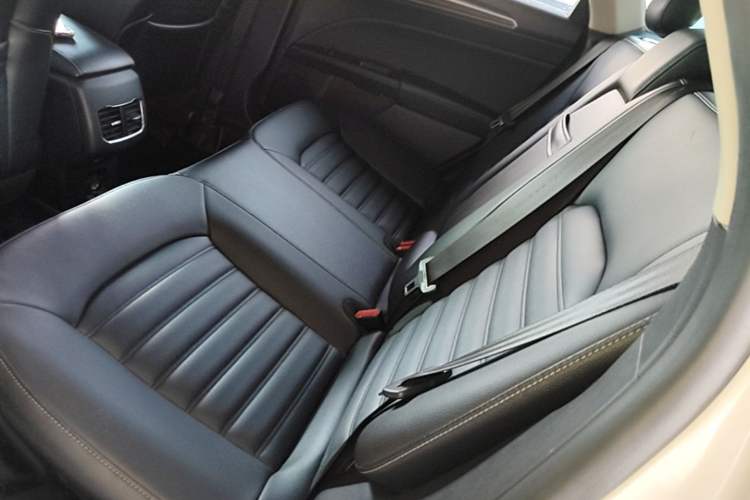 Used Ford Mondeo 2018 EcoBoost 200 Smart Control Luxury Model China VI Standard Left Rear Seat