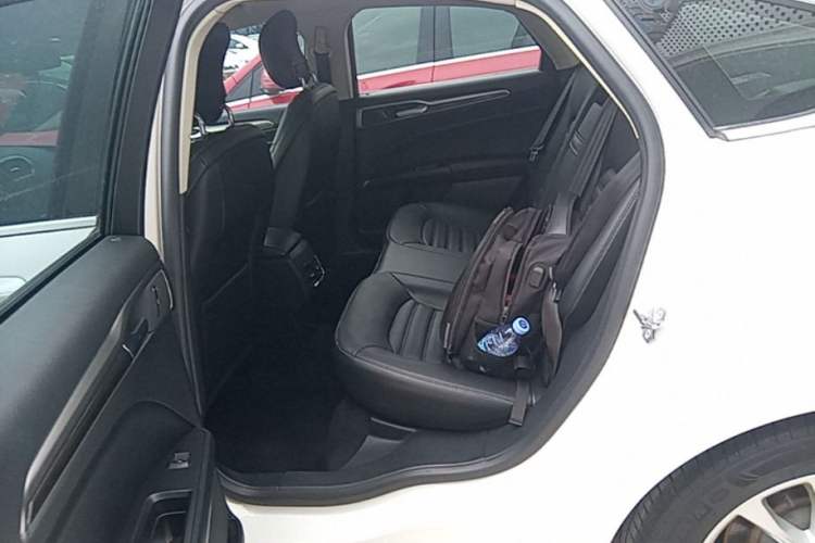 Used Ford Mondeo 2018 EcoBoost 180 Fashion Edition Left Rear Seat