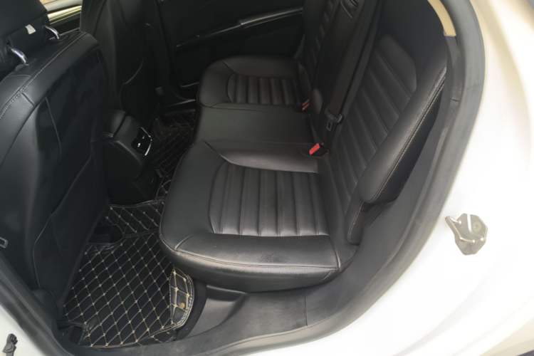 Used Ford Mondeo 2018 EcoBoost 180 Smart Control Fashion Model China V Standard Left Rear Seat