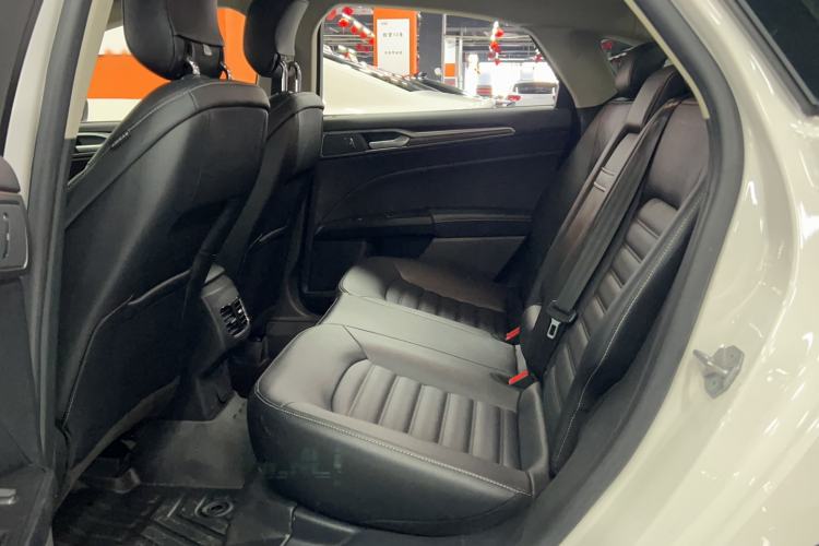 Used Ford Mondeo 2018 EcoBoost 180 Smart Control Fashion Model China VI Standard Left Rear Seat
