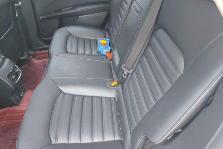 Used Ford Mondeo 2018 EcoBoost 200 Smart Control Luxury Model China VI Standard Left Rear Seat