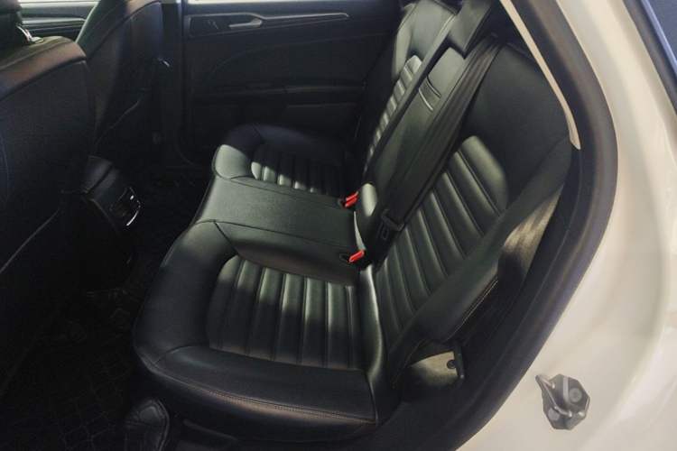 Used Ford Mondeo 2018 EcoBoost 200 Smart Control Fashion Model China V Standard Left Rear Seat