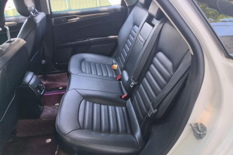 Used Ford Mondeo 2018 EcoBoost 180 Smart Control Fashion Model China VI Standard Left Rear Seat