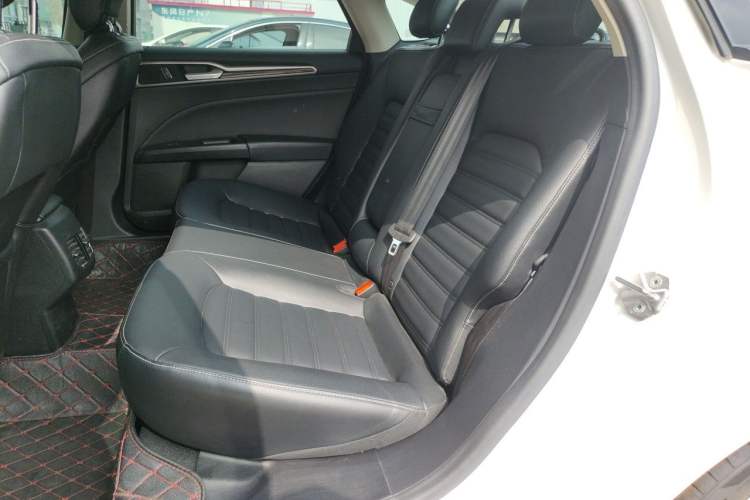 Used Ford Mondeo 2018 EcoBoost 200 Smart Control Fashion Model China V Standard Left Rear Seat