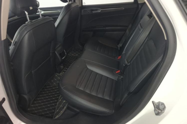 Used Ford Mondeo 2018 EcoBoost 200 Smart Control Fashion Model China VI Standard Left Rear Seat
