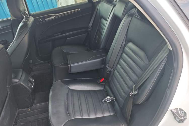 Used Ford Mondeo 2018 EcoBoost 180 Fashion Edition Left Rear Seat