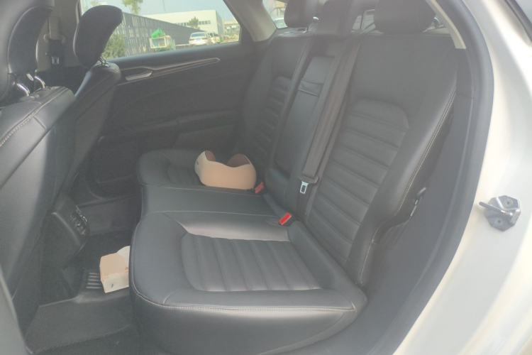 Used Ford Mondeo 2018 EcoBoost 200 Smart Control Fashion Model China V Standard Left Rear Seat