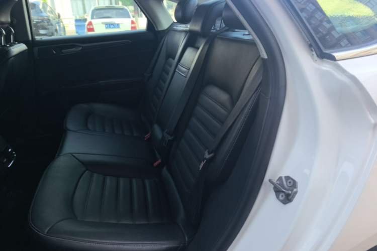 Used Ford Mondeo 2018 EcoBoost 180 Fashion Edition Left Rear Seat