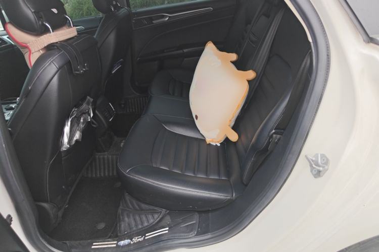 Used Ford Mondeo 2018 EcoBoost 180 Smart Control Fashion Model China V Standard Left Rear Seat