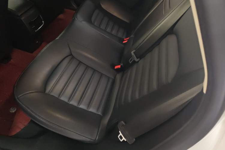 Used Ford Mondeo 2018 EcoBoost 180 Smart Control Fashion Model China V Standard Left Rear Seat