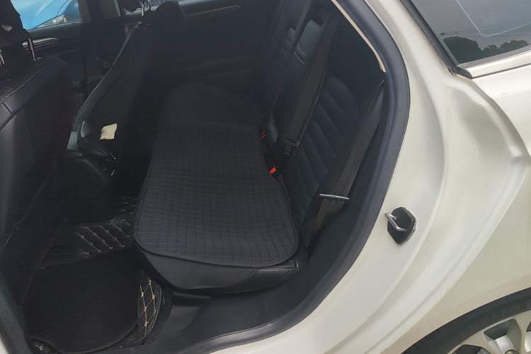 Used Ford Mondeo 2018 EcoBoost 200 Smart Control Fashion Model China VI Standard Left Rear Seat