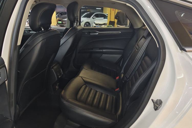 Used Ford Mondeo 2018 EcoBoost 180 Smart Control Fashion Model China V Standard Left Rear Seat