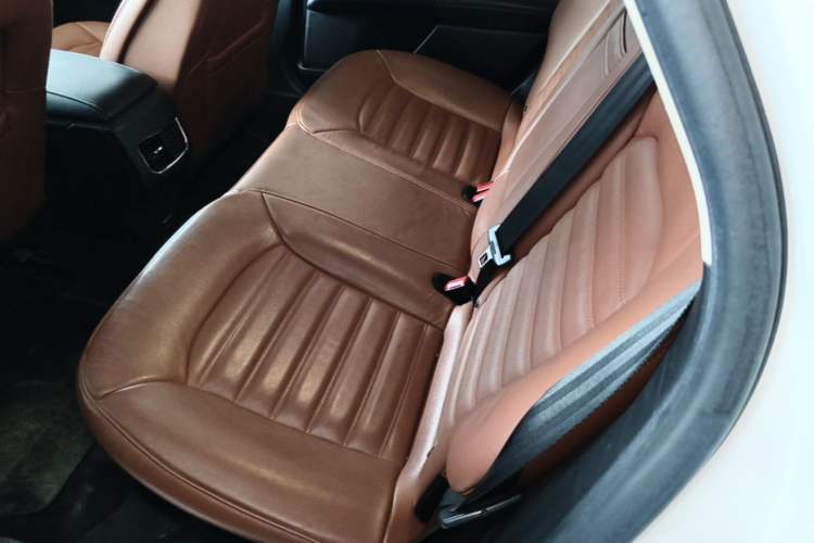 Used Ford Mondeo 2018 EcoBoost 180 Cognac Special Edition Left Rear Seat