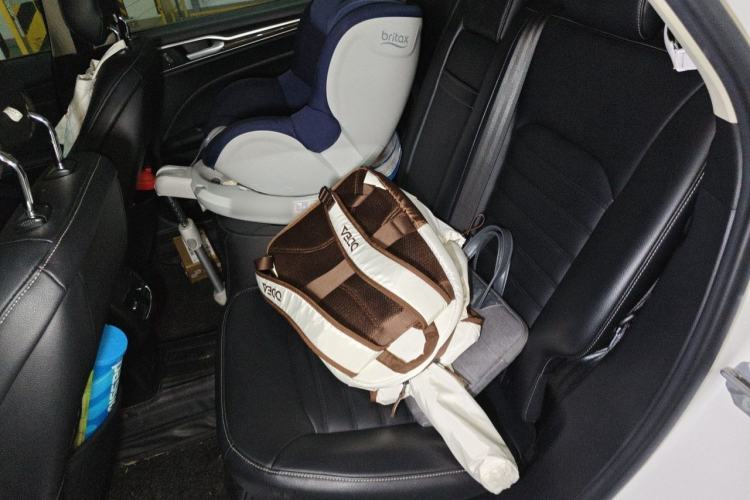 Used Ford Mondeo 2018 EcoBoost 180 Smart Control Fashion Model China VI Standard Left Rear Seat