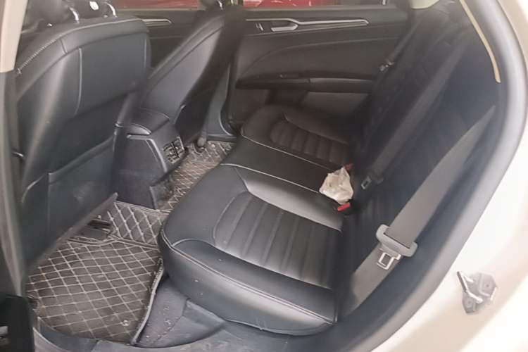 Used Ford Mondeo 2018 EcoBoost 180 Smart Control Fashion Model China V Standard Left Rear Seat