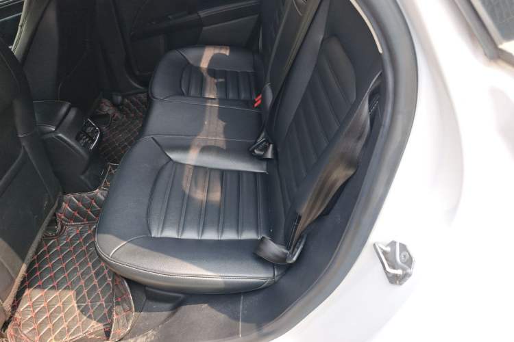Used Ford Mondeo 2018 EcoBoost 180 Smart Control Fashion Model China V Standard Left Rear Seat