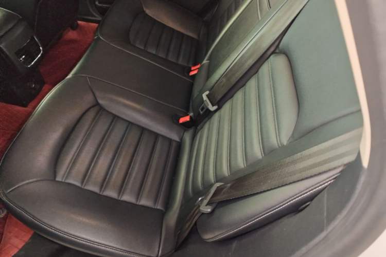 Used Ford Mondeo 2018 EcoBoost 180 Smart Control Fashion Model China V Standard Left Rear Seat