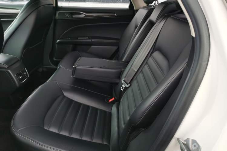 Used Ford Mondeo 2018 EcoBoost 180 Fashion Edition Left Rear Seat