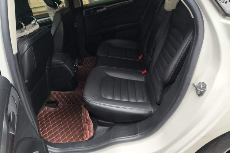 Used Ford Mondeo 2018 EcoBoost 200 Luxury Model Left Rear Seat