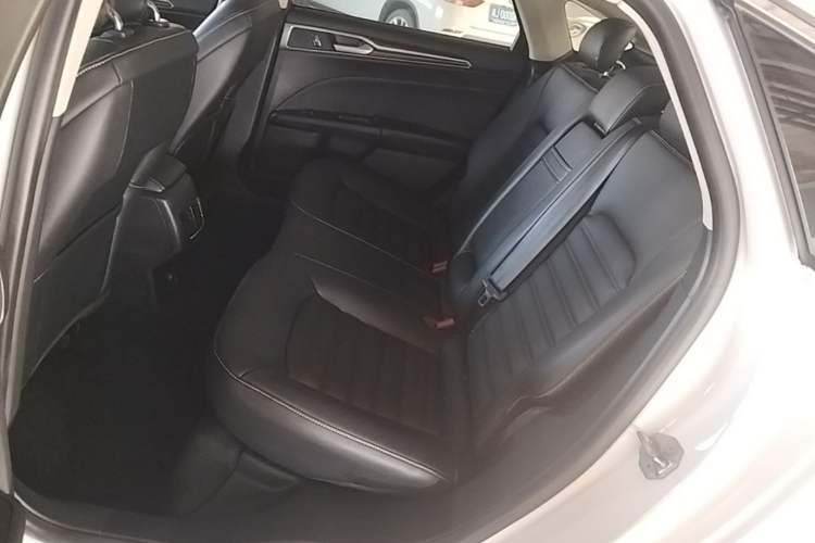 Used Ford Mondeo 2018 EcoBoost 180 Smart Control Fashion Model China VI Standard Left Rear Seat