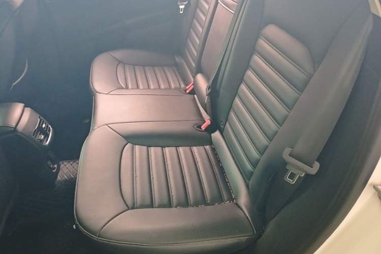 Used Ford Mondeo 2018 EcoBoost 180 Smart Control Fashion Model China V Standard Left Rear Seat