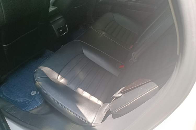 Used Ford Mondeo 2018 EcoBoost 180 Smart Control Fashion Model China VI Standard Left Rear Seat