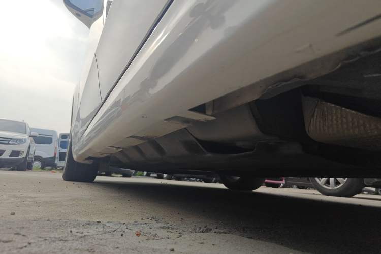 Used Ford Mondeo 2018 EcoBoost 180 Fashion Edition Left Side Sill