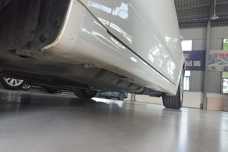 Used Ford Mondeo 2018 EcoBoost 180 Smart Control Fashion Model China V Standard Left Side Sill
